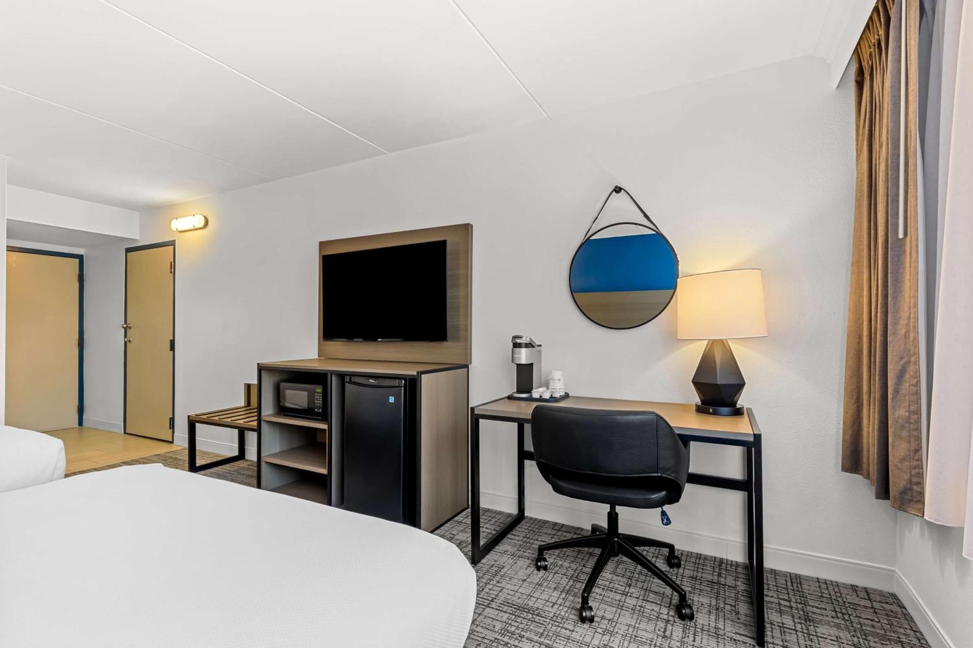 เบสต์ เวสเทิร์น พลัส สเตอร์ลิง โฮเต็ล แอนด์ สวีตส์ Hotel ชาร์ล็อต ภายนอก รูปภาพ