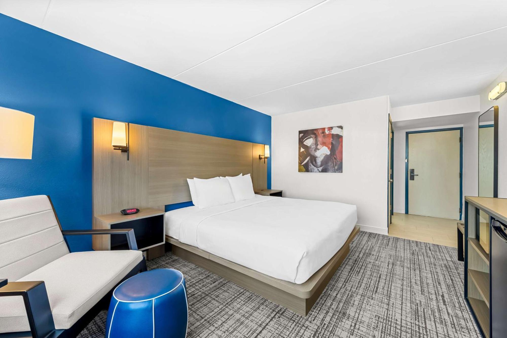 เบสต์ เวสเทิร์น พลัส สเตอร์ลิง โฮเต็ล แอนด์ สวีตส์ Hotel ชาร์ล็อต ภายนอก รูปภาพ