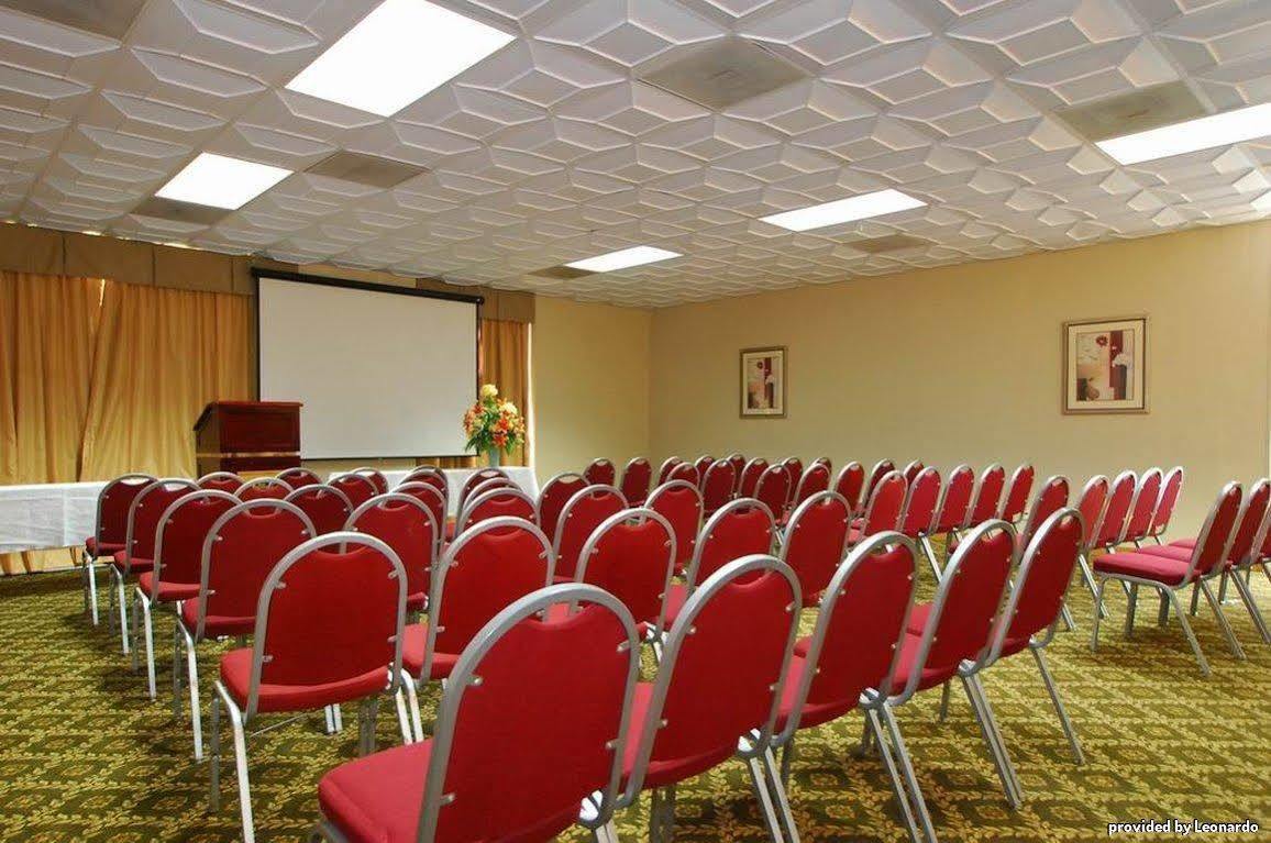 เบสต์ เวสเทิร์น พลัส สเตอร์ลิง โฮเต็ล แอนด์ สวีตส์ Hotel ชาร์ล็อต ภายนอก รูปภาพ